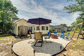 Oak Island Hideaway Hut ~ 1 Mi to Long Beach!