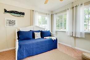 Oak Island Hideaway Hut ~ 1 Mi to Long Beach!