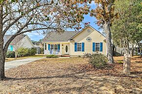 Oak Island Hideaway Hut ~ 1 Mi to Long Beach!