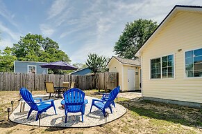 Oak Island Hideaway Hut ~ 1 Mi to Long Beach!