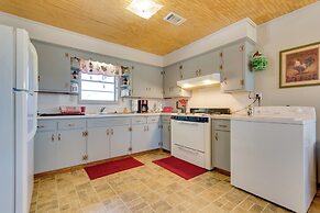 Charming Subiaco Getaway Near Arkansas River!