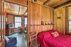 'grandma's Cottage' w/ Sunroom: Walk to Beach