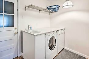 < 3 Mi to Pearl St: Home w/ Large Yard in Boulder