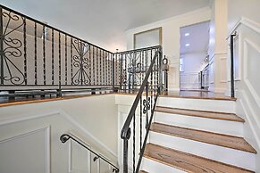 Bay Shore Vacation Rental w/ Shared Yard!