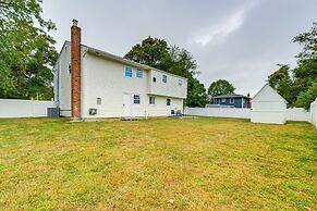 Bay Shore Vacation Rental w/ Shared Yard!