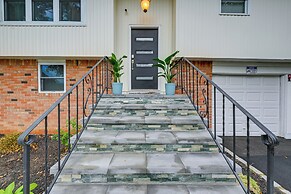 Bay Shore Vacation Rental w/ Shared Yard!