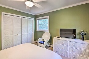 Readfield Retreat w/ Lake Maranacook Views!