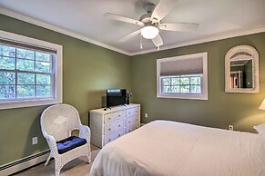 Readfield Retreat w/ Lake Maranacook Views!