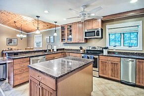 Readfield Retreat w/ Lake Maranacook Views!