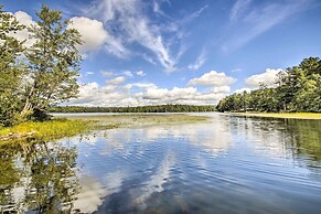 Readfield Retreat w/ Lake Maranacook Views!