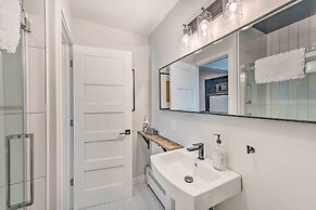 Breezy-chic Apartment - Steps to Geneva Lake!