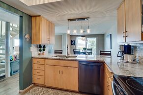 Pacific Penthouse With Sunroom & Ocean Views!