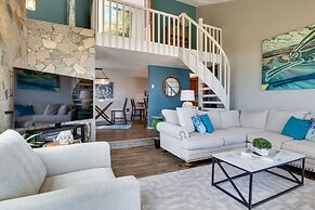 Pacific Penthouse With Sunroom & Ocean Views!