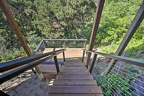 Pacific Penthouse With Sunroom & Ocean Views!