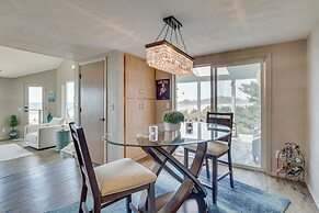 Pacific Penthouse With Sunroom & Ocean Views!