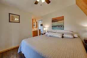 A-frame Munds Park Retreat: 35 Miles to Snowbowl