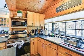 A-frame Munds Park Retreat: 35 Miles to Snowbowl