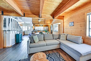 A-frame Munds Park Retreat: 35 Miles to Snowbowl