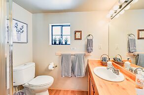 A-frame Munds Park Retreat: 35 Miles to Snowbowl