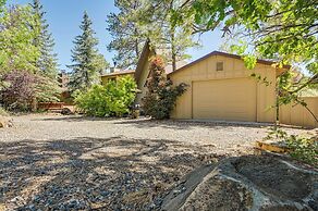 A-frame Munds Park Retreat: 35 Miles to Snowbowl