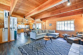 A-frame Munds Park Retreat: 35 Miles to Snowbowl