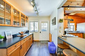 A-frame Munds Park Retreat: 35 Miles to Snowbowl