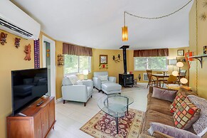 Quaint Vacation Rental w/ Porch in Banner Elk!