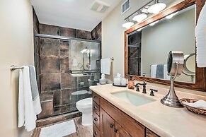 3 Mi to Old Town: Scottsdale Condo w/ Pool & Lake