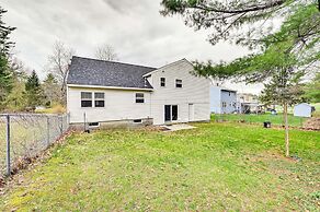 Saratoga Springs Home Near Skidmore College!