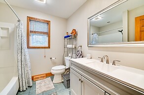 Saratoga Springs Home Near Skidmore College!