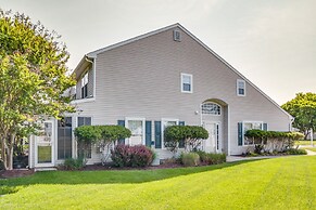 Charming Lewes Townhome w/ Sunroom: 5 Mi to Beach!