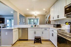 Charming Lewes Townhome w/ Sunroom: 5 Mi to Beach!