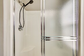 Charming Lewes Townhome w/ Sunroom: 5 Mi to Beach!