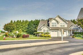 Charming Lewes Townhome w/ Sunroom: 5 Mi to Beach!