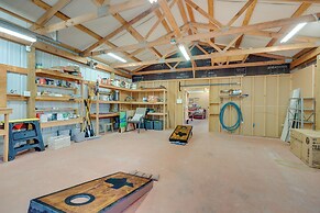 New Braunfels Home w/ Pool 2 Mi to Guadalupe River