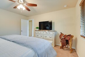 New Braunfels Home w/ Pool 2 Mi to Guadalupe River