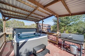 New Braunfels Home w/ Pool 2 Mi to Guadalupe River