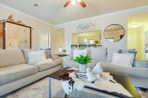 New Braunfels Home w/ Pool 2 Mi to Guadalupe River