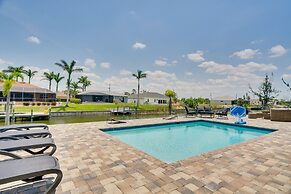 Pool & Gulf Access Canal: Chic Cape Coral Home!