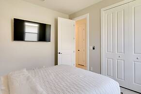 Pool & Gulf Access Canal: Chic Cape Coral Home!