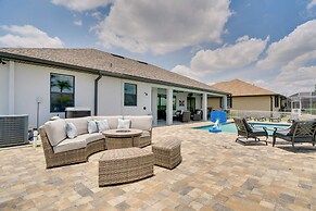 Pool & Gulf Access Canal: Chic Cape Coral Home!