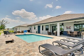 Pool & Gulf Access Canal: Chic Cape Coral Home!