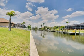Pool & Gulf Access Canal: Chic Cape Coral Home!