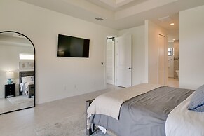 Pool & Gulf Access Canal: Chic Cape Coral Home!