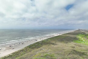Port Aransas Vacation Rental w/ Pools - Near Beach