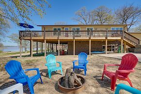 Spacious Vacation Rental Home on Eufaula Lake!