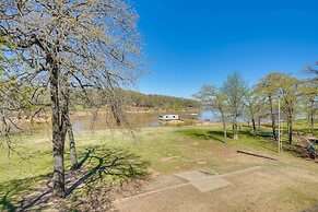 Spacious Vacation Rental Home on Eufaula Lake!