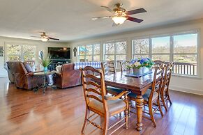 Spacious Vacation Rental Home on Eufaula Lake!
