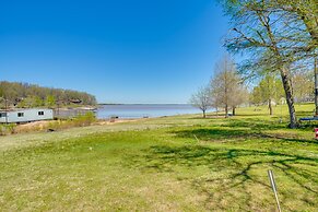 Spacious Vacation Rental Home on Eufaula Lake!