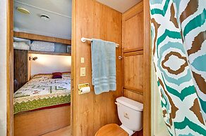 Yuma Getaway w/ Pool Access, 5 Mi to Lutes Casino!